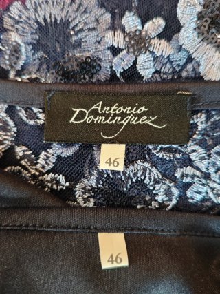 Blusa Gasa Azul Marino Bordada
