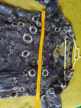 Blusa Gasa Azul Marino Bordada