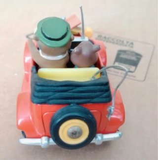 Mebetoys A35 Yogi Bear auto