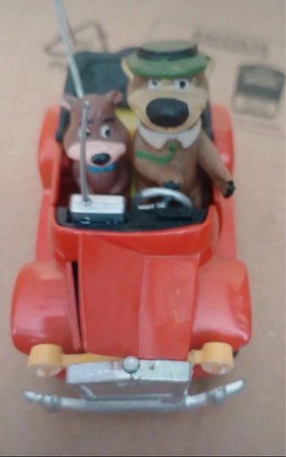 Mebetoys A35 Yogi Bear auto