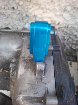 Rialzo ammortizzatore e pedalina blu Booster