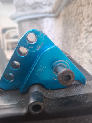 Rialzo ammortizzatore e pedalina blu Booster