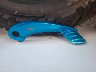 Rialzo ammortizzatore e pedalina blu Booster
