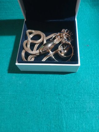 Lote de Joyería: Collar, Anillo, Pulsera y Pendien