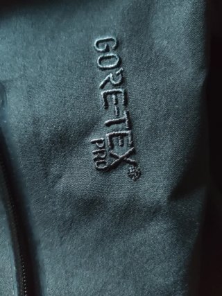 Chaqueta Arc'teryx Alpha SV Gore-Tex Pro Negra