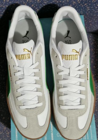 Zapatillas Deportivas Puma Club II Era Dorada.