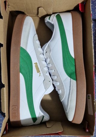 Zapatillas Deportivas Puma Club II Era Dorada.