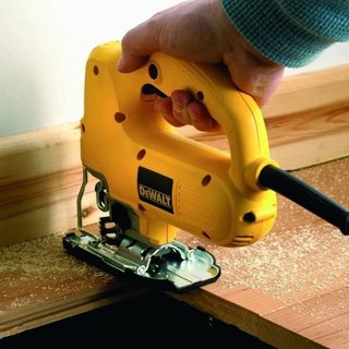 SIERRA CALAR DEWALT 550w