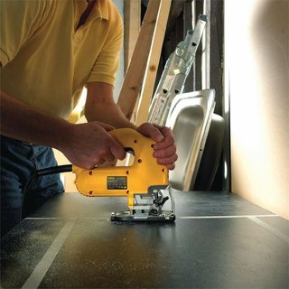 SIERRA CALAR DEWALT 550w
