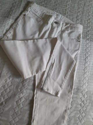 Pantalón pitillo blanco