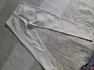 Pantalón pitillo blanco