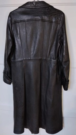 Chaqueta de piel larga negra