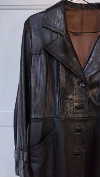 Chaqueta de piel larga negra