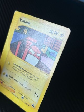 Carta pokemon Voltorb 113/144, set Skyridge.