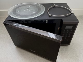 Microondas SAMSUNG negro con Grill.