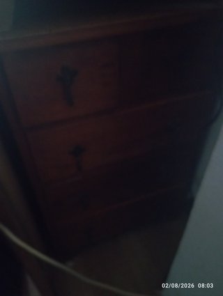 Mueble vitrina madera y cristal