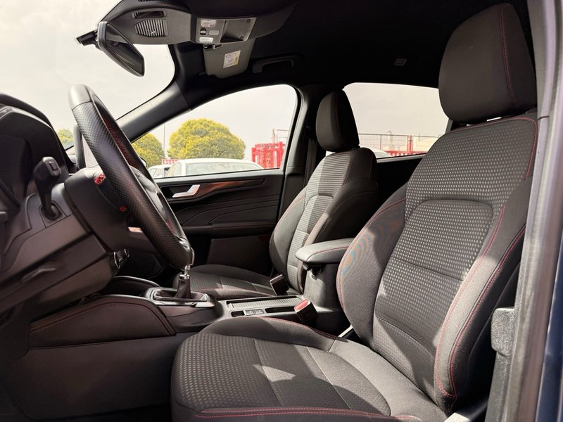 Ford Kuga ST-Line 1.5 EcoBoost 2023, foto 12