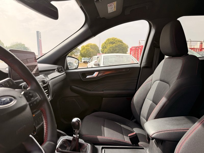 Ford Kuga ST-Line 1.5 EcoBoost 2023, foto 18