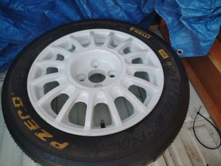 Neumáticos slick pirelli