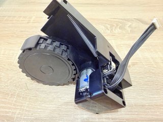 LARESAR VACUUM CLEANER L6 PRO rueda lateral R.