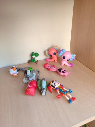 Figuras de colección variadas