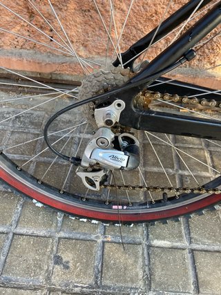 Bicicleta de montaña negra