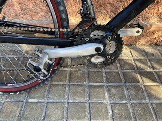 Bicicleta de montaña negra