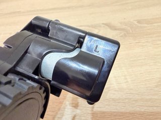 Rueda lateral Laresar Vacuum L6 Pro izquierda L