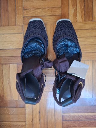 Alpargatas nuevas Zara Marrones