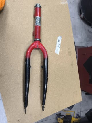 Horquilla Bicicleta Roja y Negra