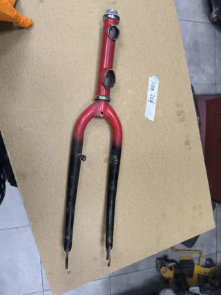 Horquilla Bicicleta Roja y Negra