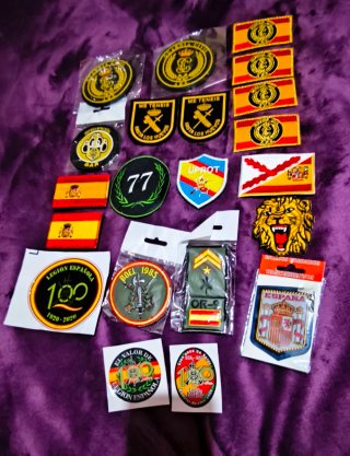 Lote 18 Parches Militares Colección