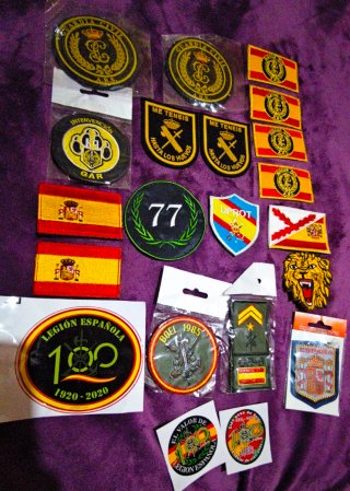 Lote 18 Parches Militares Colección