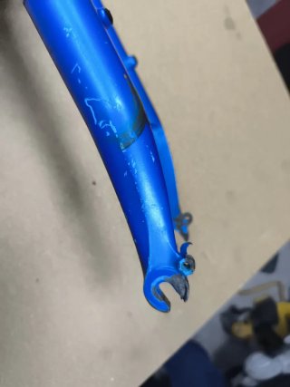 Horquilla azul para bicicleta