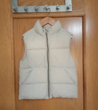 Chaleco acolchado Zara beige niña 4 años