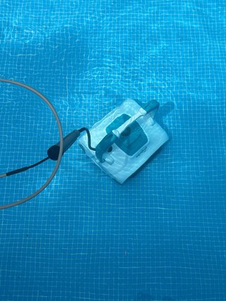Robot limpiafondos piscina