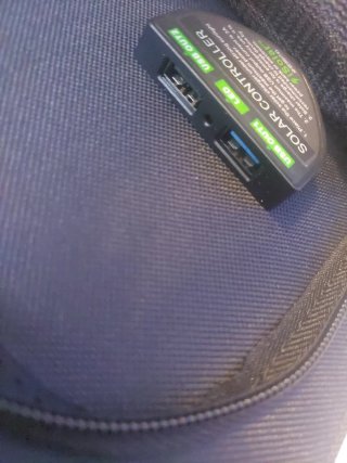 Placa solar plegable portátil con puertos USB