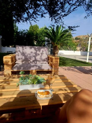 Sillones y mesa de palets