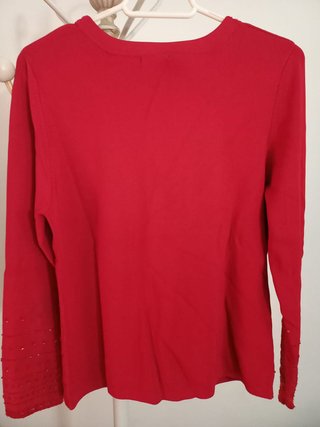 Camiseta roja con pedrería
