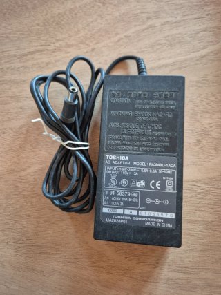 Cargador Toshiba PA3049U-1ACA 15V 3A