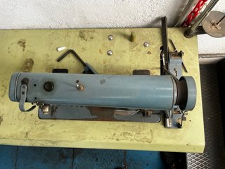 Máquina de coser industrial