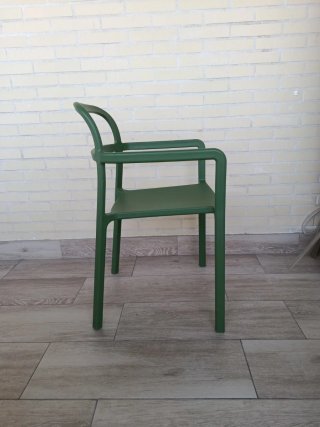 Silla de plástico verde Ypperlig