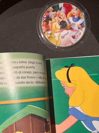 Libro + DVD Alicia en el País de las Maravillas