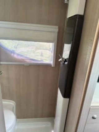 Caravana ADRIA ACTION 361LH.  PARA DEJARLA FIJA