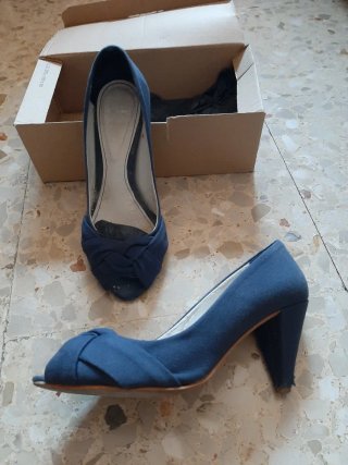 Zapatos de tacón azul