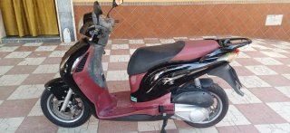 Honda PS 125 Scooter Negra