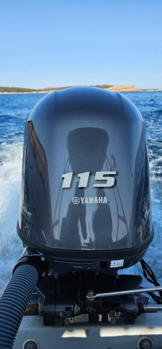 Lancha neumática Aqua Spirit 585DC con Yamaha 115c