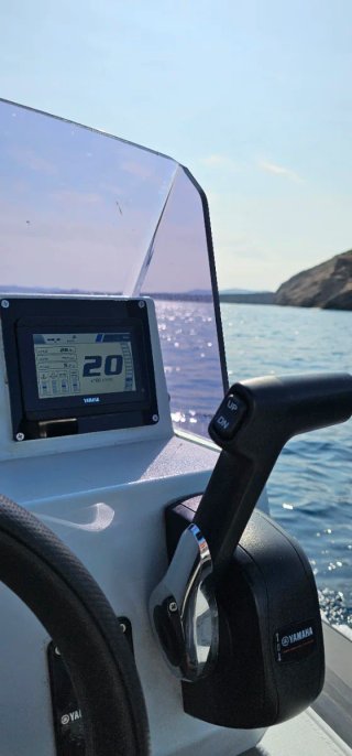 Lancha neumática Aqua Spirit 585DC con Yamaha 115c