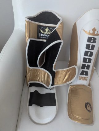 Espinilleras BUDHA SPORTS Muay Thai Doradas
