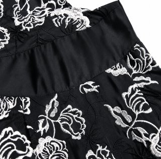 Nuevo Vestido negro con bordado floral T. S
